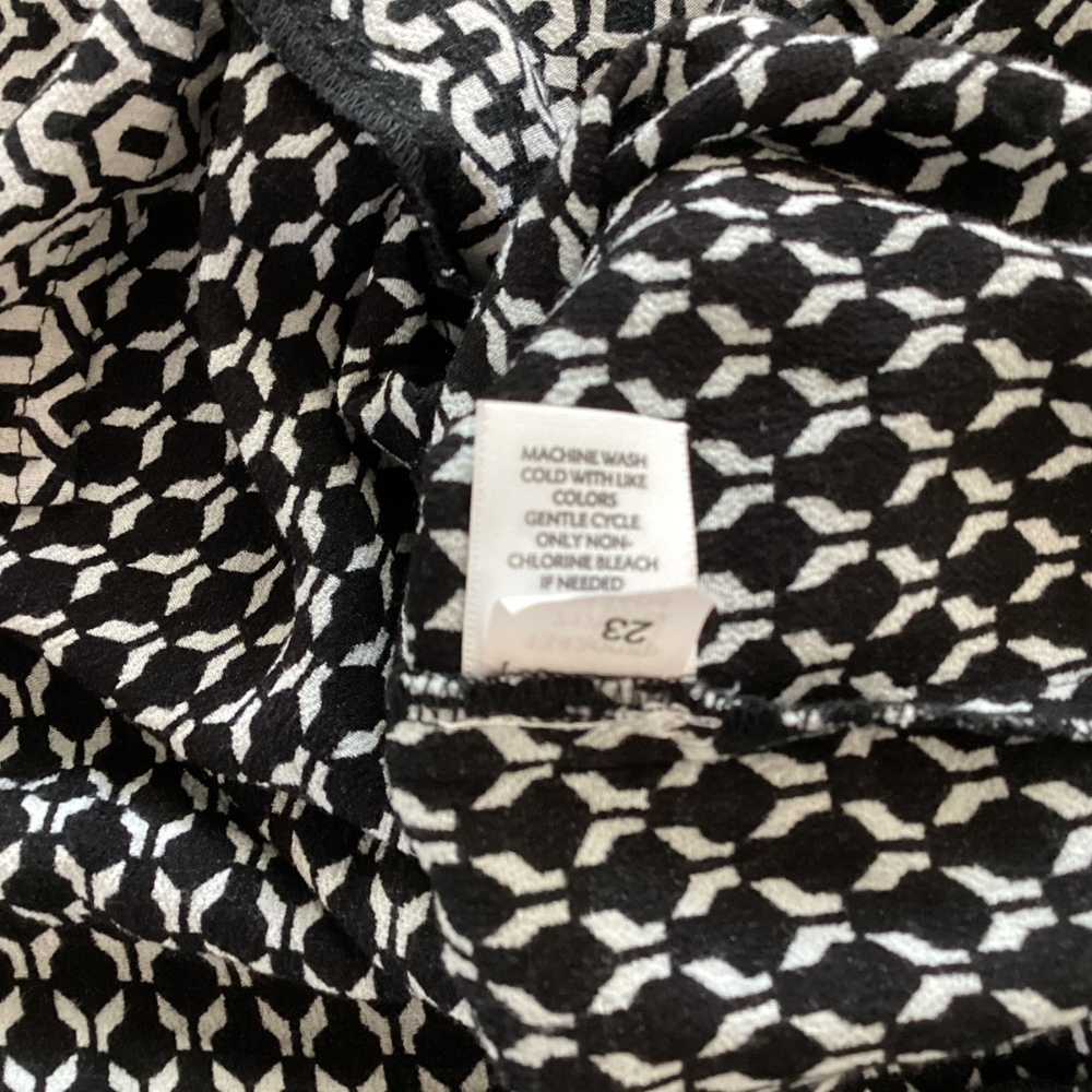 J. Jill women’s black/white blouse, size L, short sleeves, 100% rayon - Picture 4 of 11